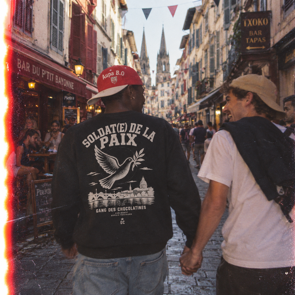 Pull noir « Colombe de la paix » – Le Gang des Chocolatines
